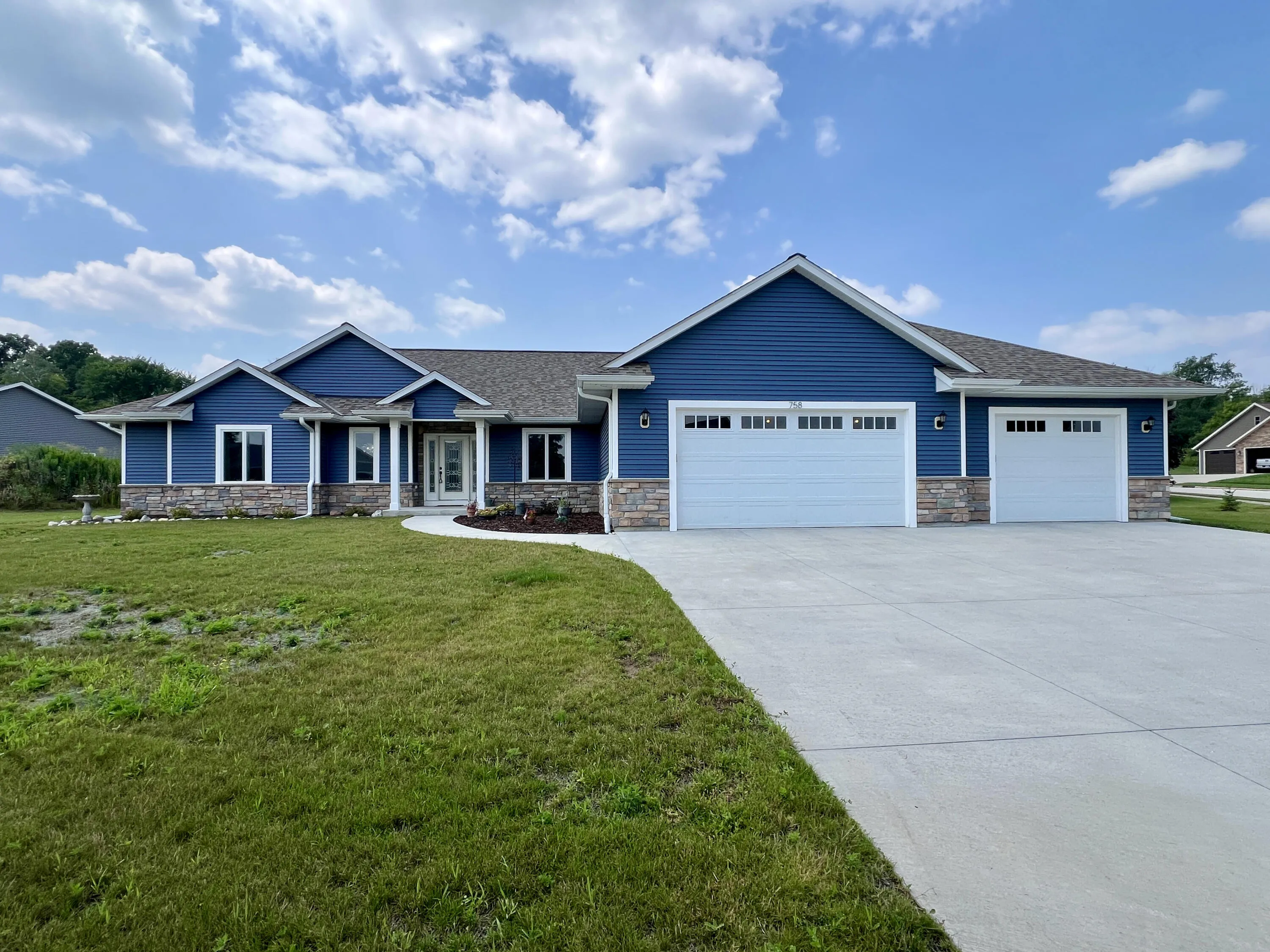 758 Drumlin Dr, Kewaskum, Wisconsin 53040, 3 Bedrooms Bedrooms, ,3 BathroomsBathrooms,Residential,For Sale,Drumlin,1929507