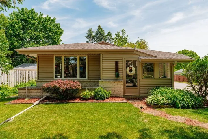 5848 N 114th St, Milwaukee, WI 53225