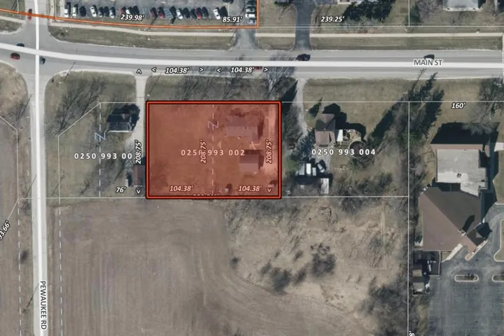 N63W24535 Silver Spring Dr, Sussex, WI 53089
