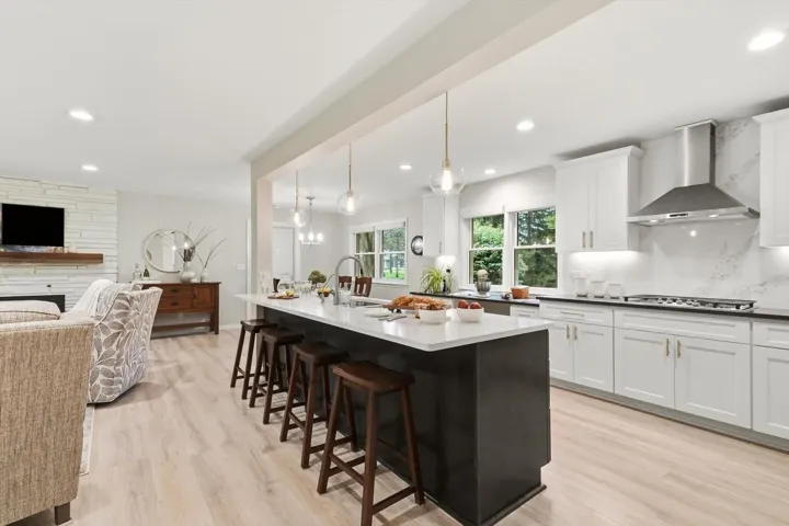 2445 Buena Vista Dr, Brookfield, WI 53045