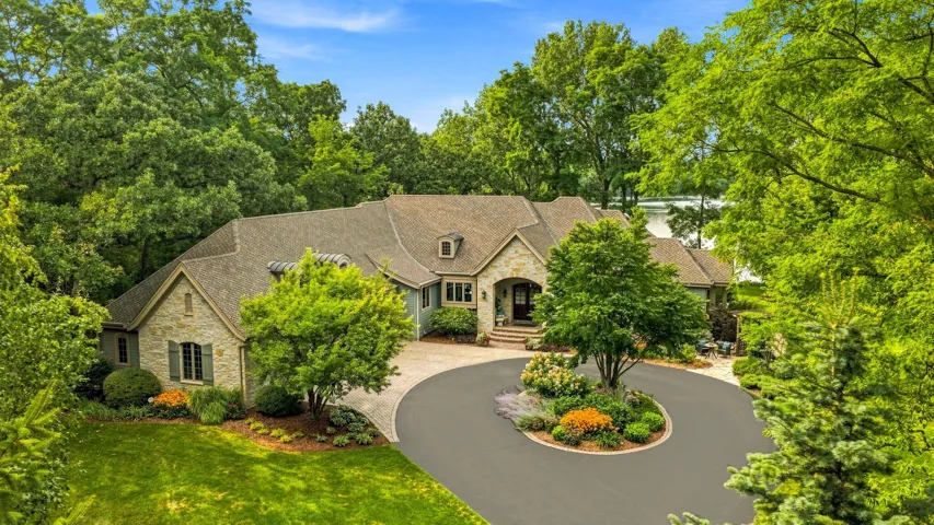 34604 Sunset Dr, Summit, WI 53066