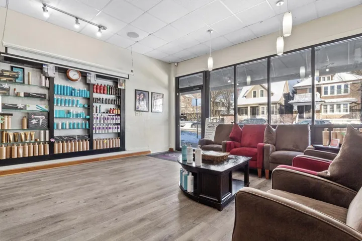 3041 N Oakland Ave, Milwaukee, WI 53211