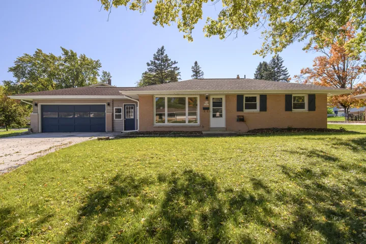 N87W17919 Queensway -, Menomonee Falls, WI 53051