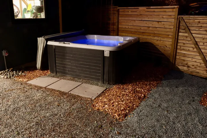 Exterior view of a jacuzzi