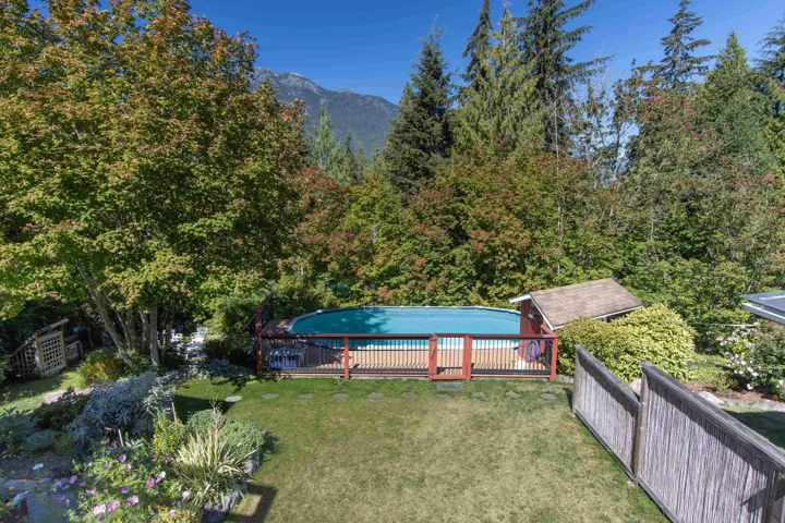 Take a dip in the pool or a relaxing sauna.