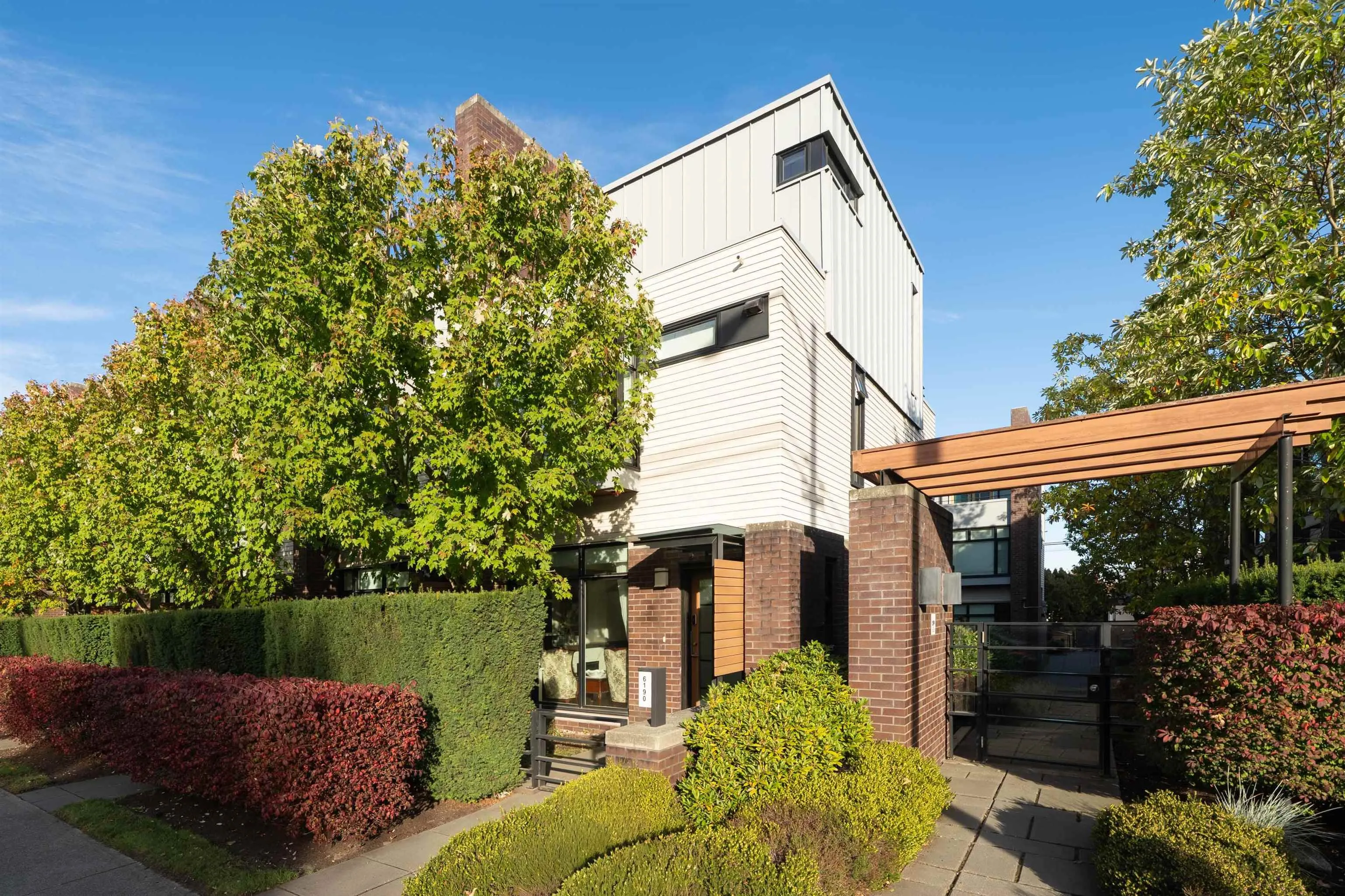 6190 Oak Street, Vancouver, BC V6M 2W2