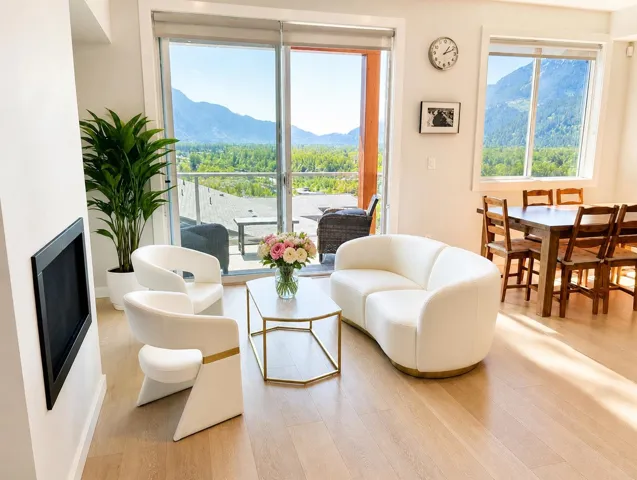 Living room photo has been virtually staged