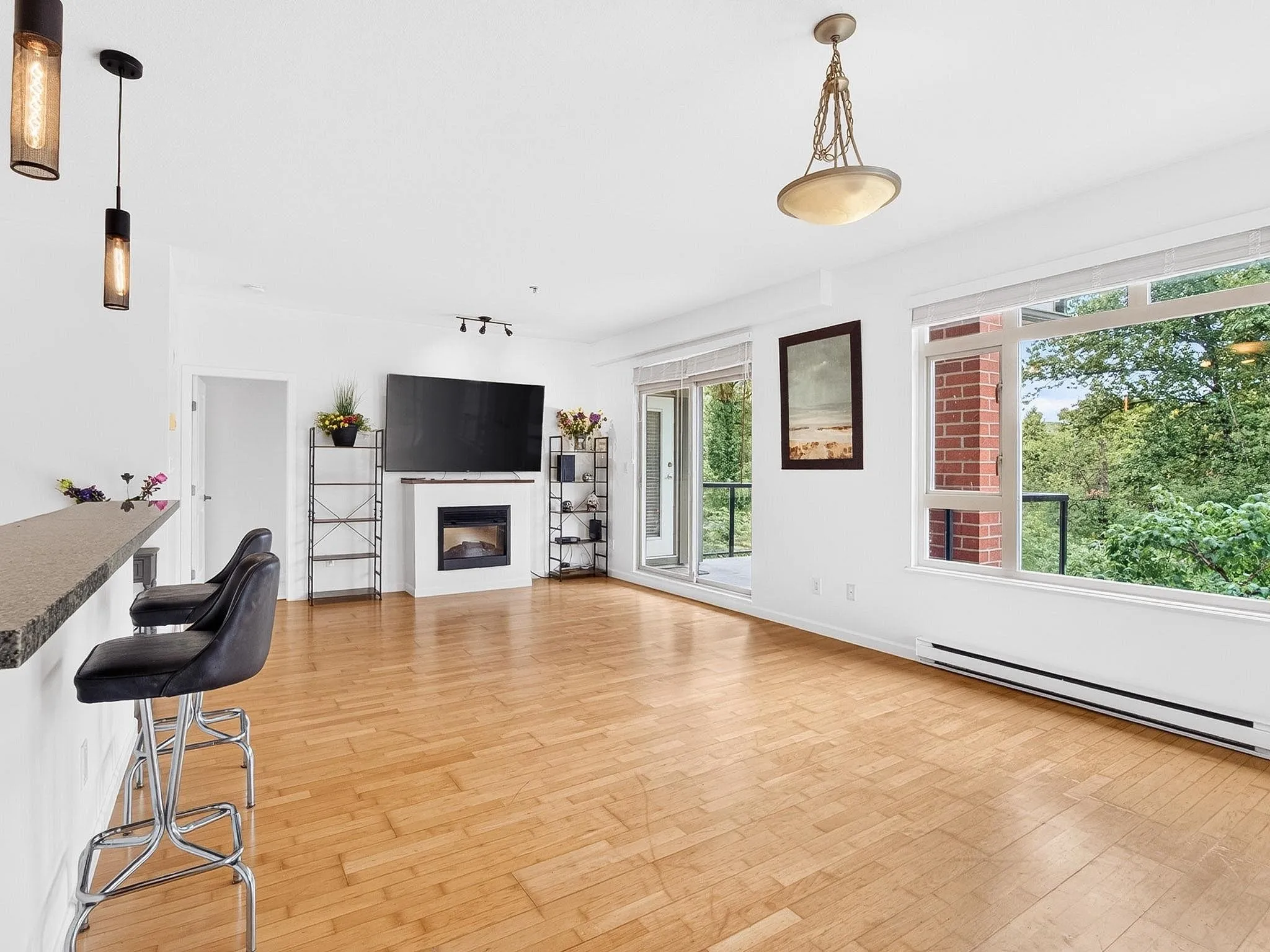 304 100 Capilano Road, Port Moody, BC V3H 5M9