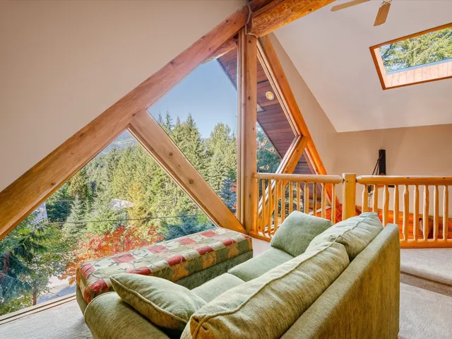 The best views in the house! A wonderful place to read a book, take a nap or just soak up the panoramic views!