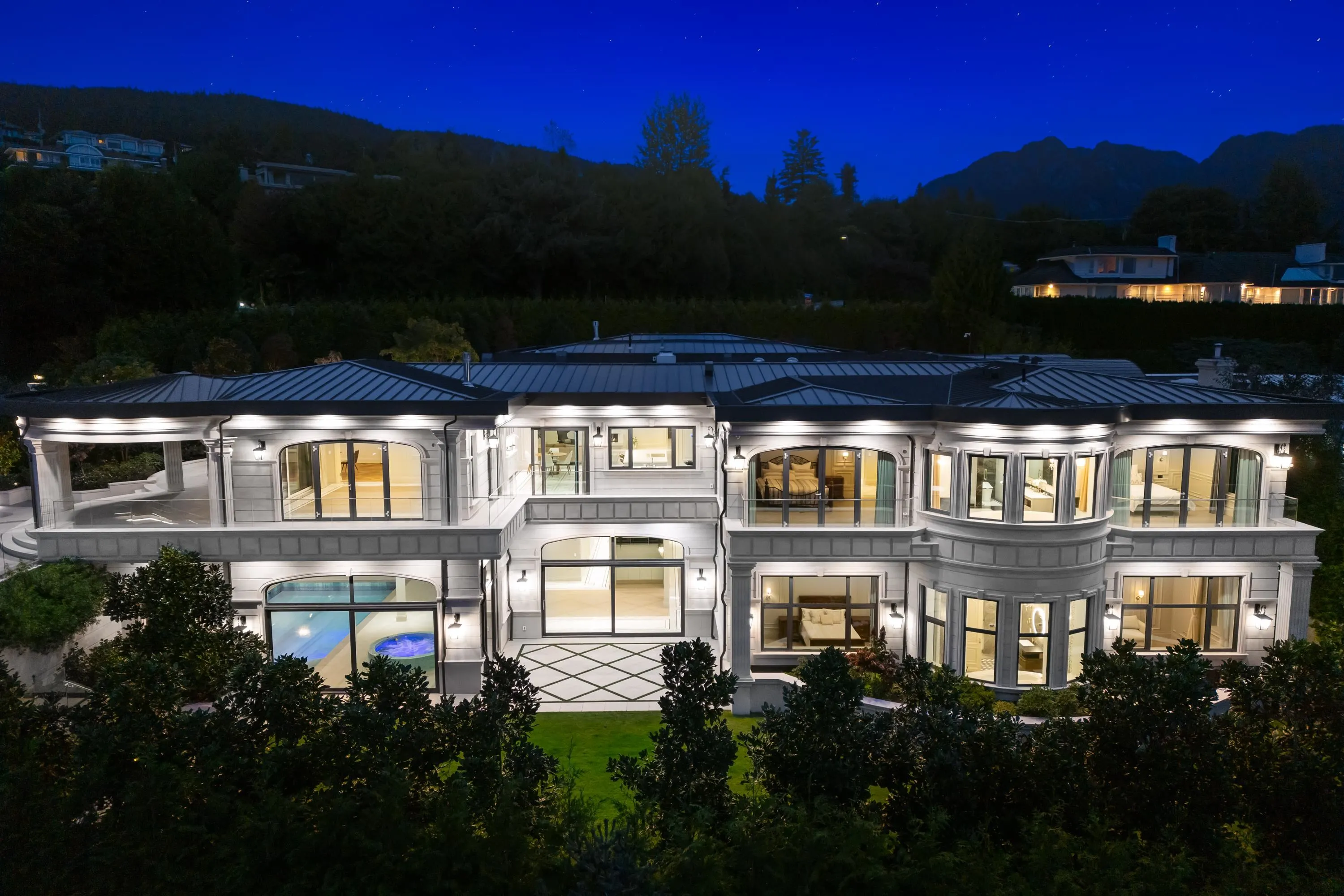 839 Eyremount Drive, West Vancouver, BC V7S 2A8