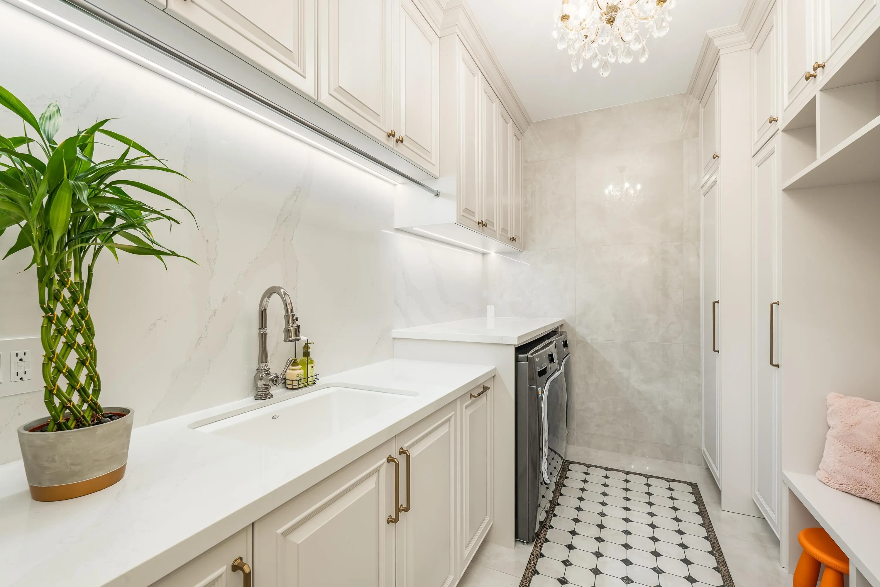 839 Eyremount Drive, West Vancouver, BC V7S 2A8