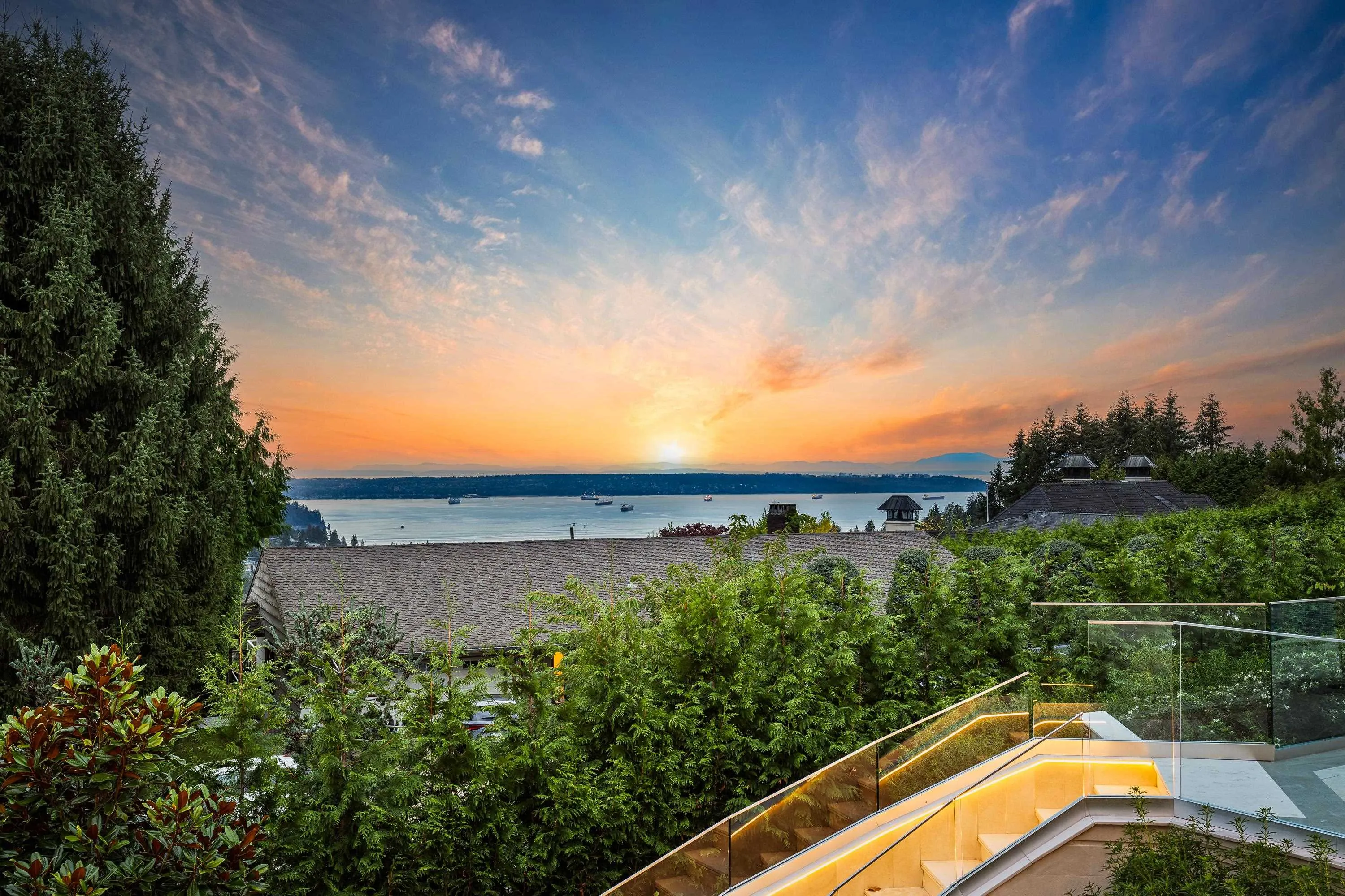 839 Eyremount Drive, West Vancouver, BC V7S 2A8