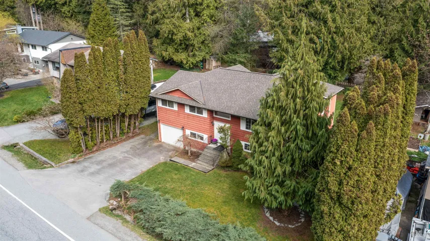 Birds eye view of property