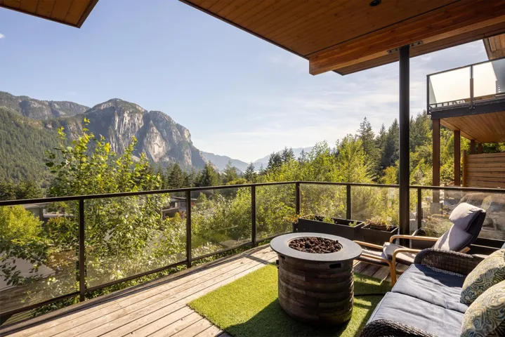 Balcony with a fire pit