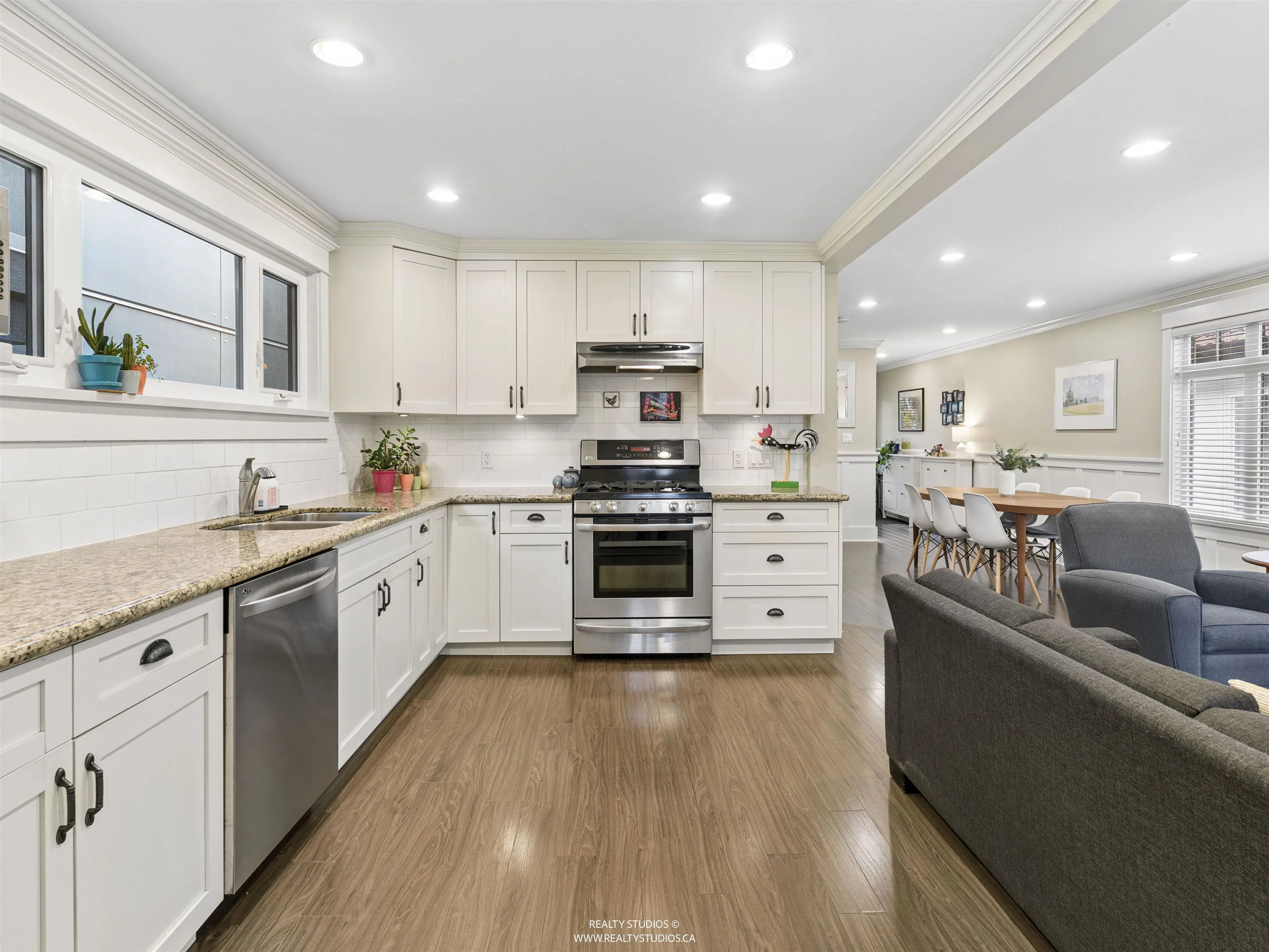 338 E 20th Avenue, Vancouver, BC V5V 1M3