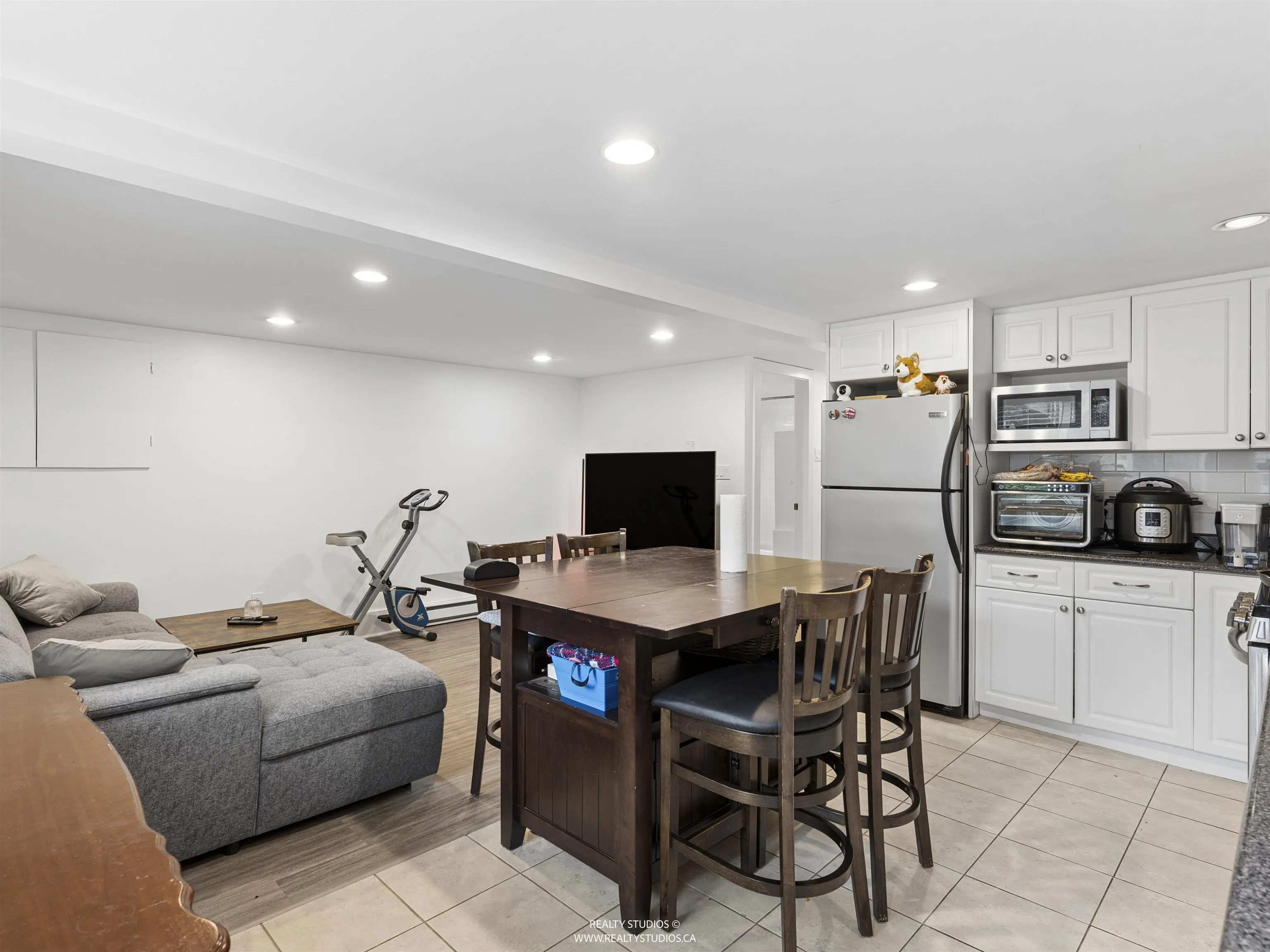338 E 20th Avenue, Vancouver, BC V5V 1M3