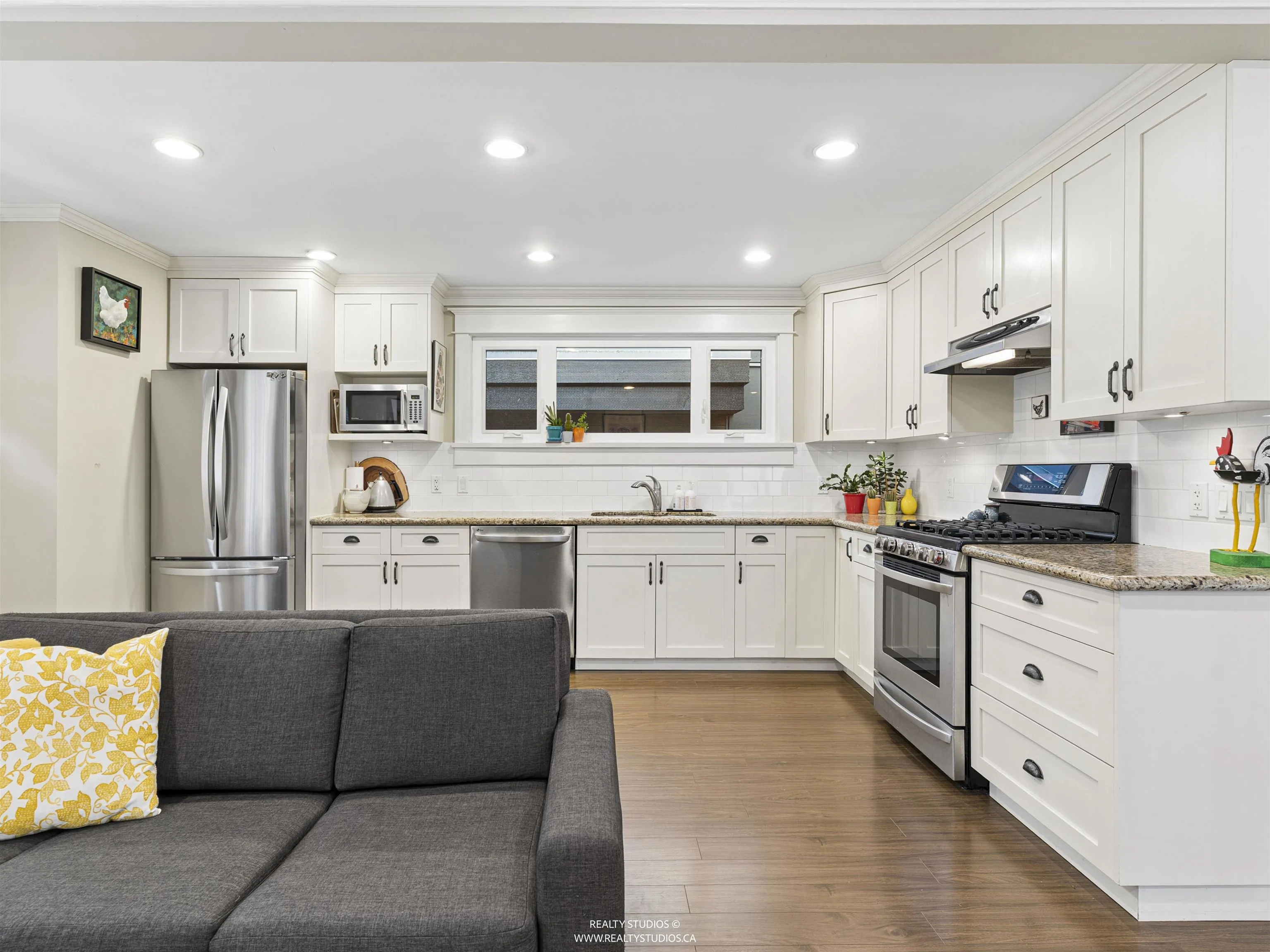 338 E 20th Avenue, Vancouver, BC V5V 1M3