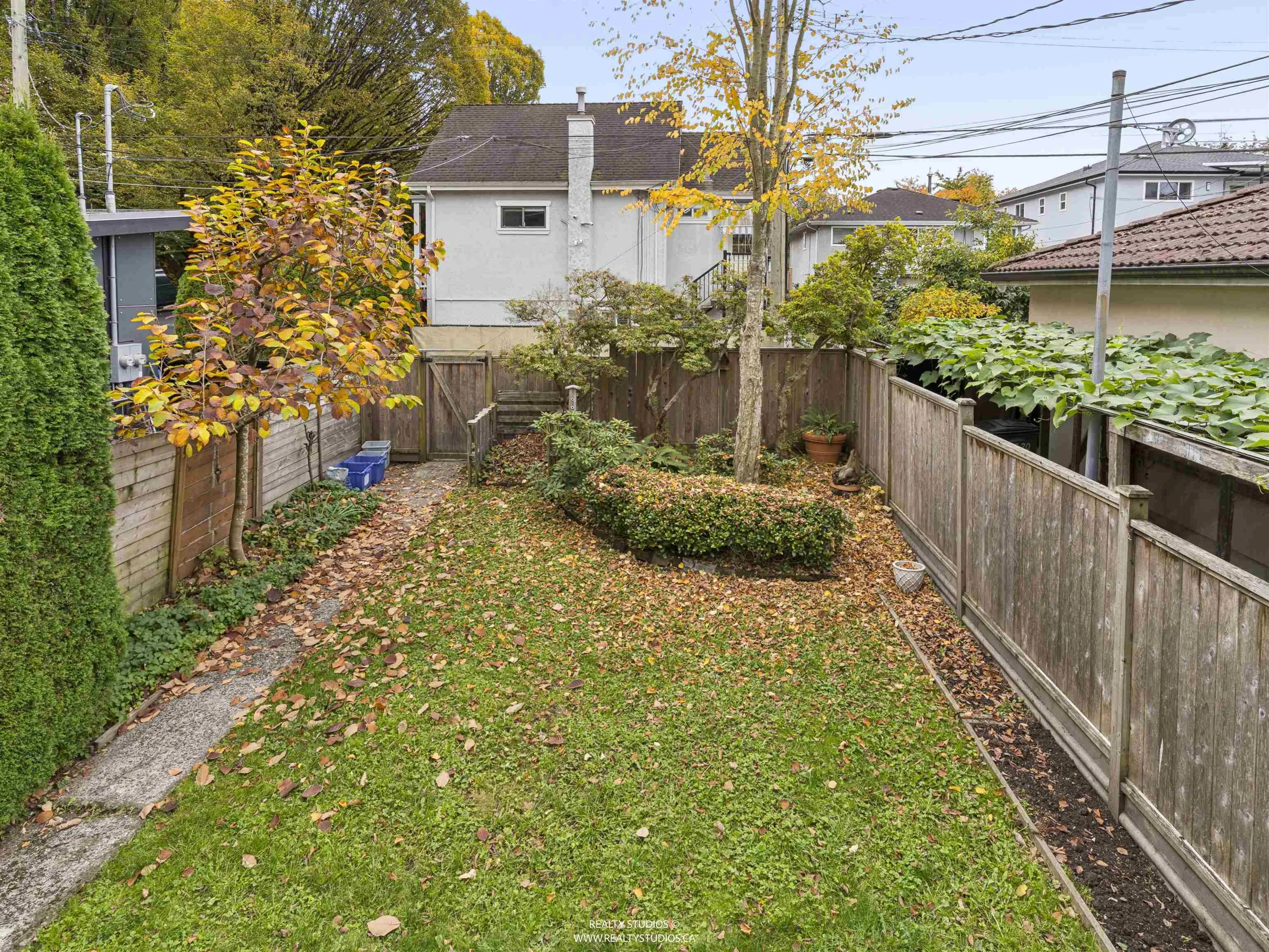 338 E 20th Avenue, Vancouver, BC V5V 1M3