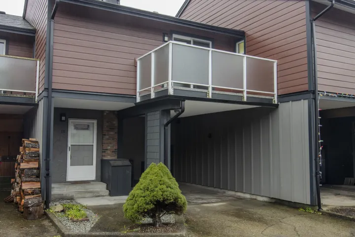 Entrance to property