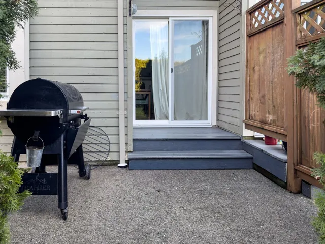 Exterior view of entry steps