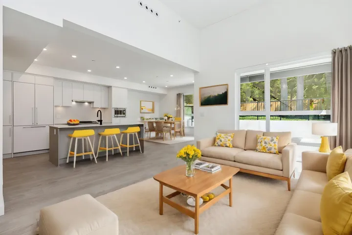 FAMILY ROOM *V-STAGED*