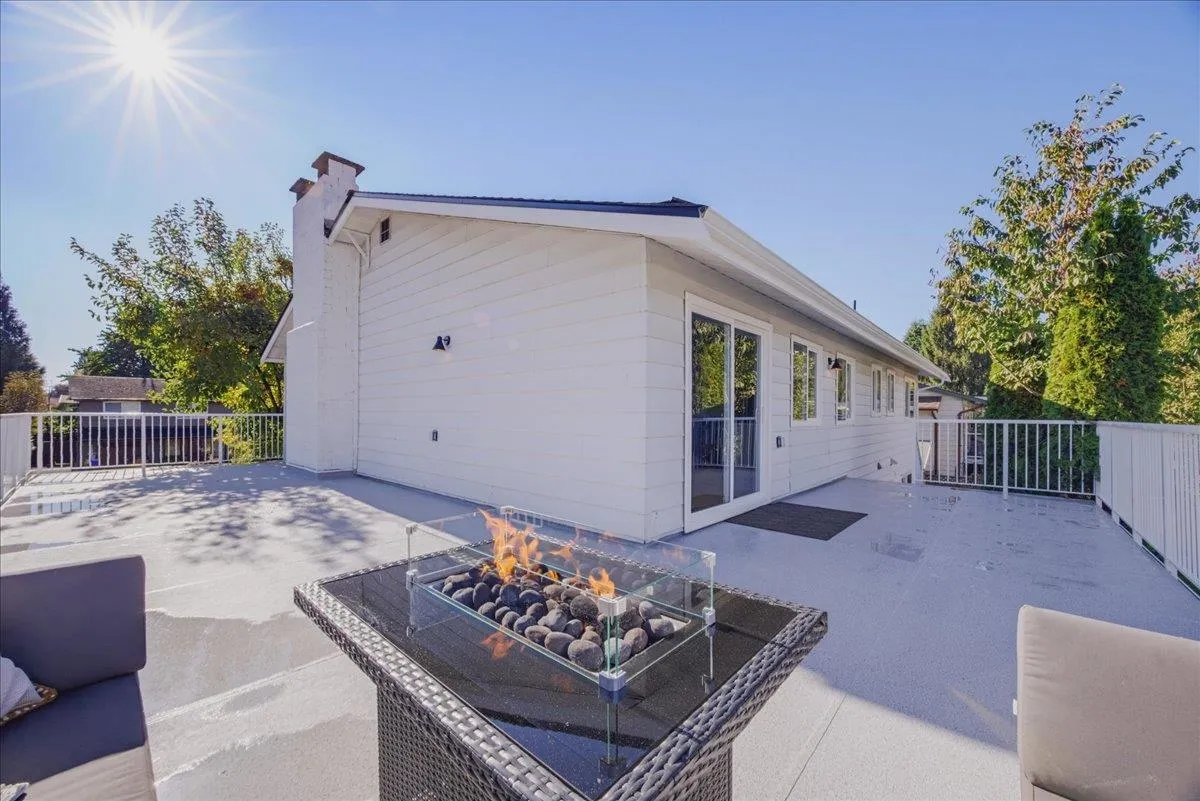 21819 Dover Road, Maple Ridge, BC V2X 7V6