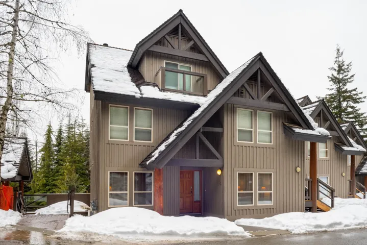 View of chalet / cabin