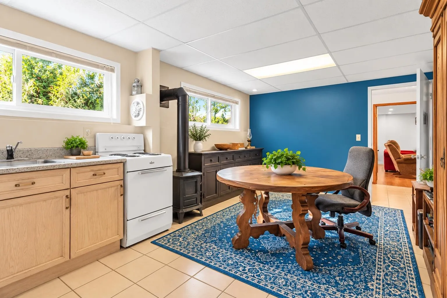4770 Laurel Avenue, Sechelt, BC V7Z 0B4