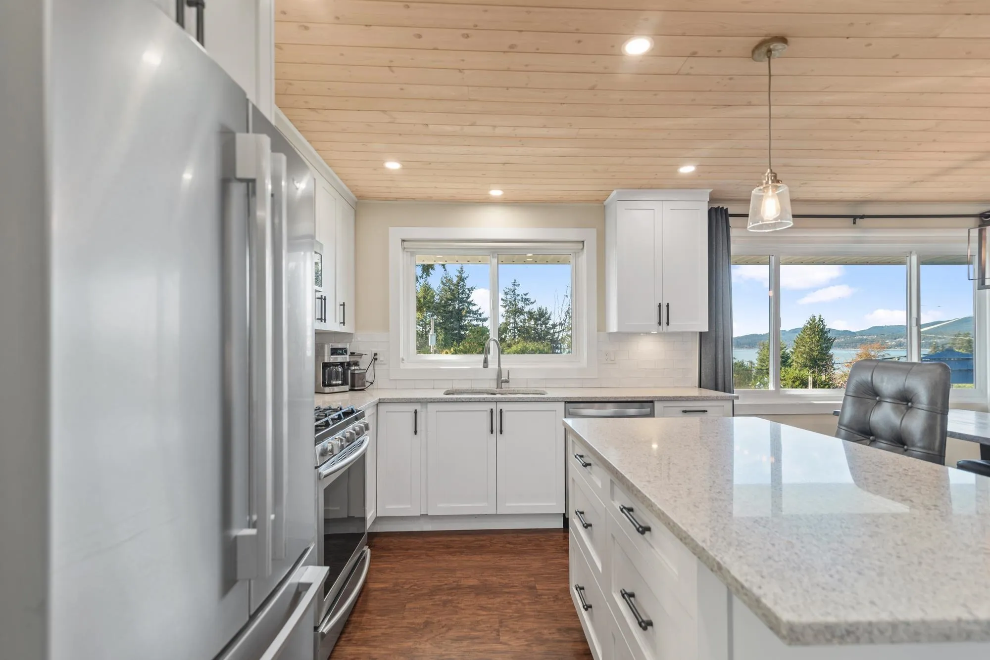 4770 Laurel Avenue, Sechelt, BC V7Z 0B4