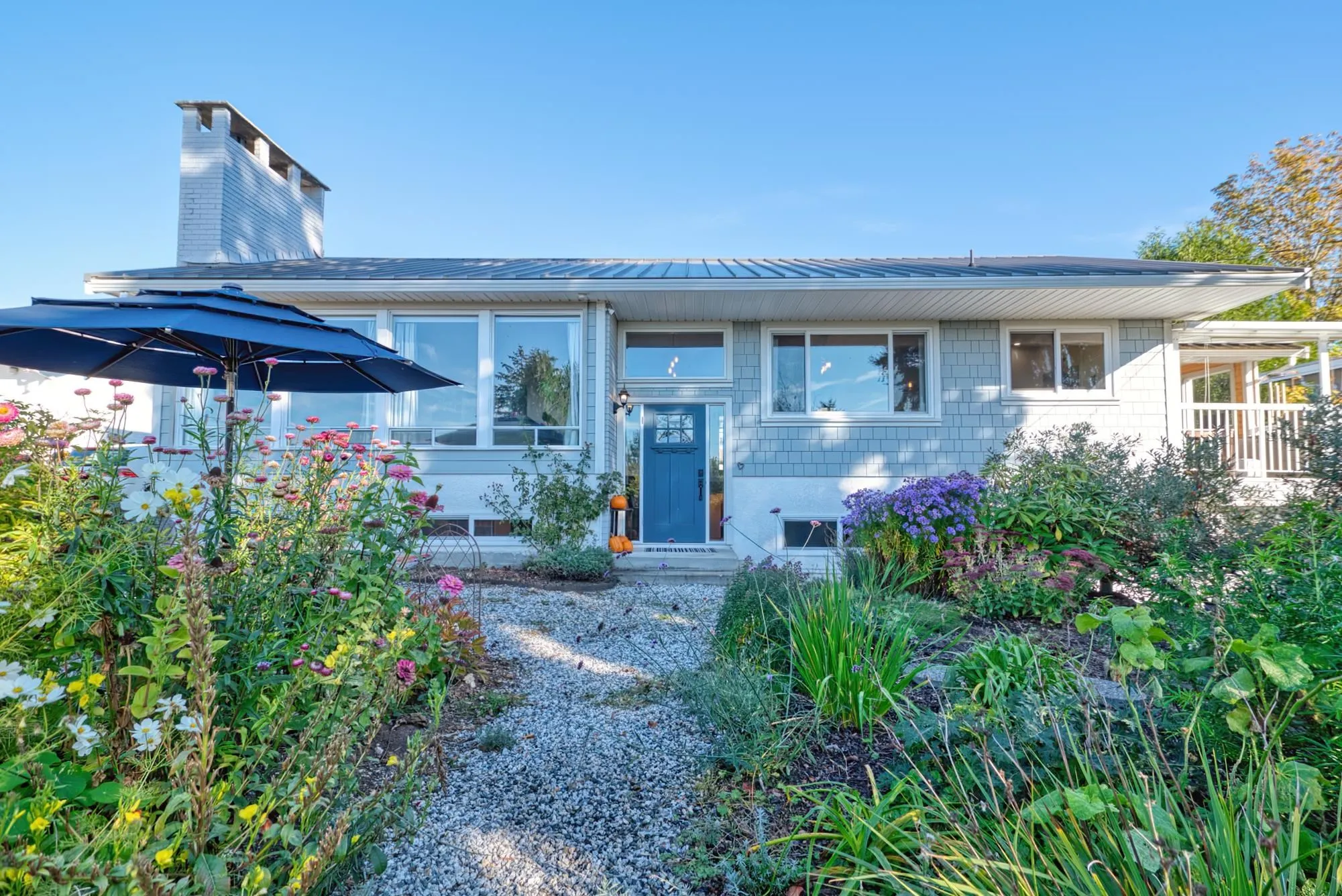 4770 Laurel Avenue, Sechelt, BC V7Z 0B4