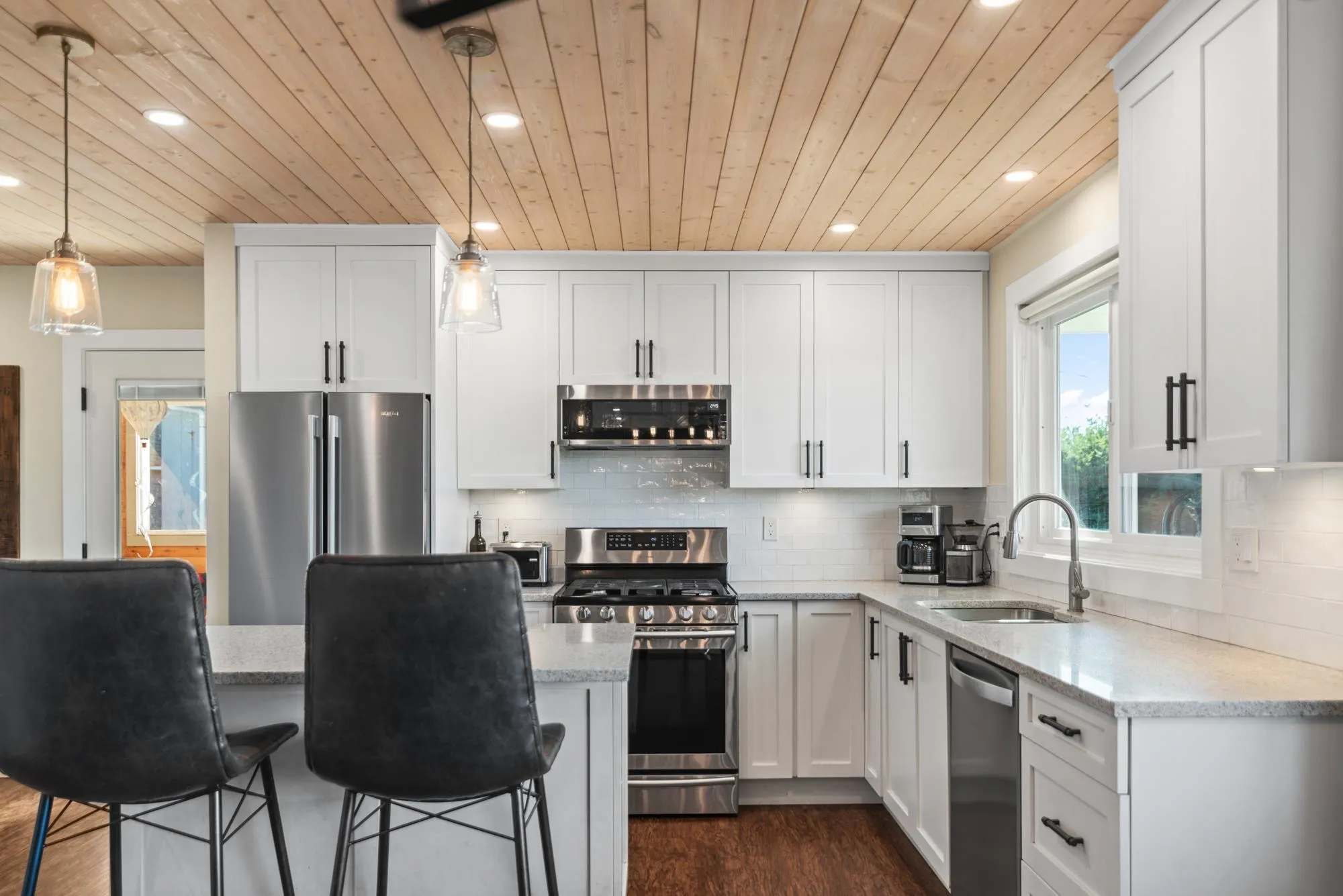 4770 Laurel Avenue, Sechelt, BC V7Z 0B4
