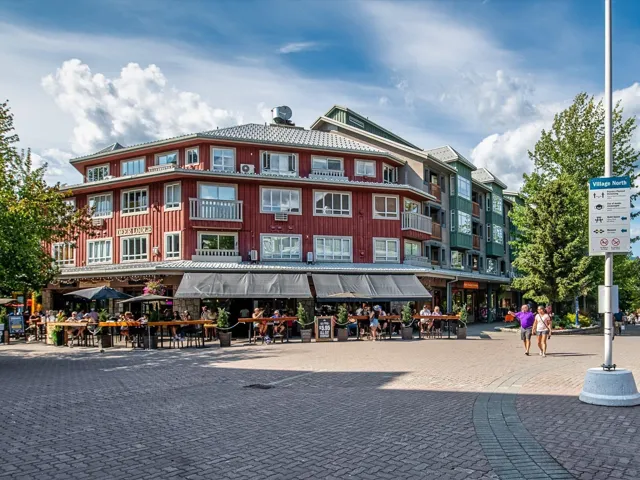 View of apartment building / complex