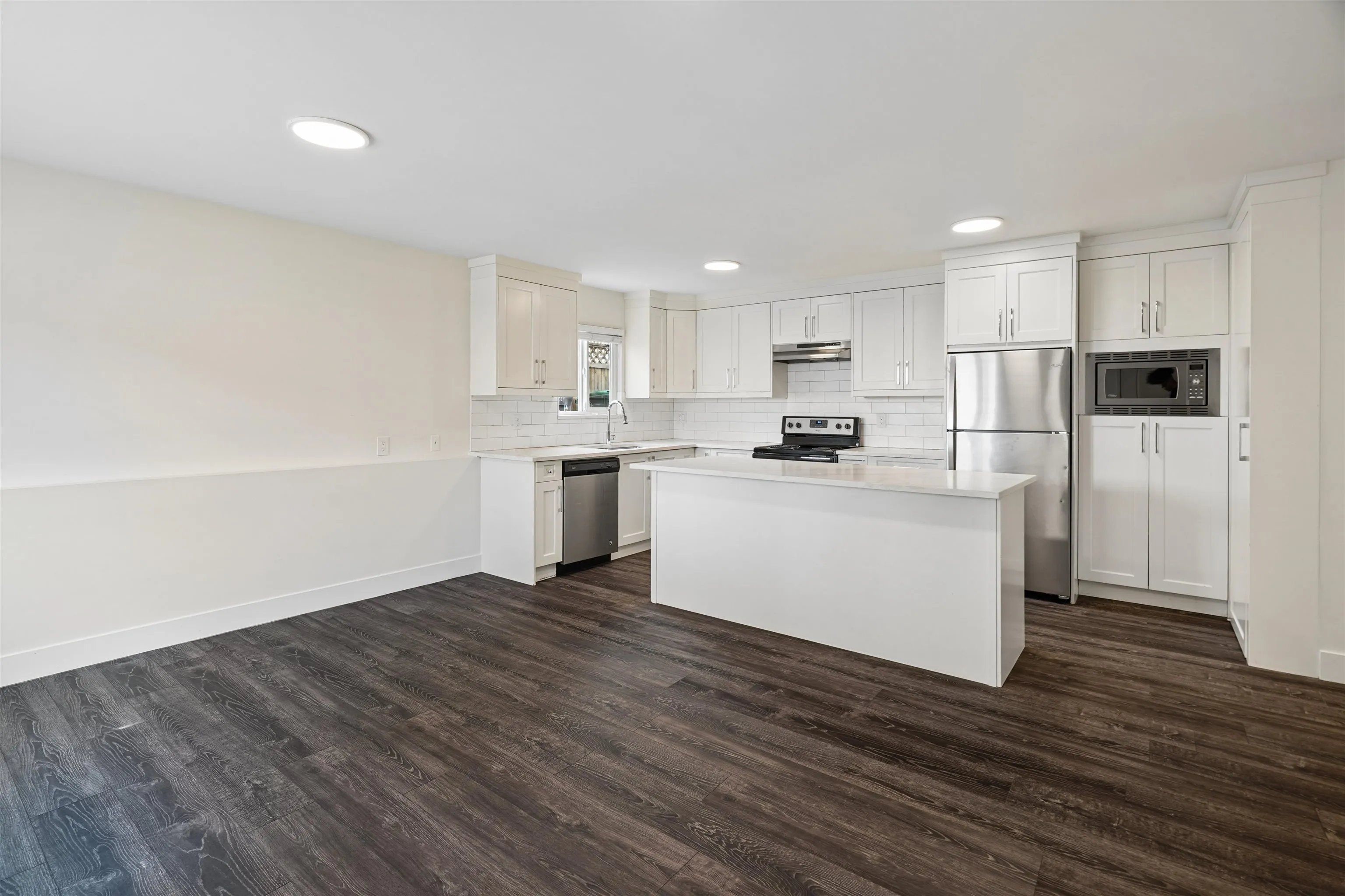 7021 143a Street, Surrey, BC V3W 0X5
