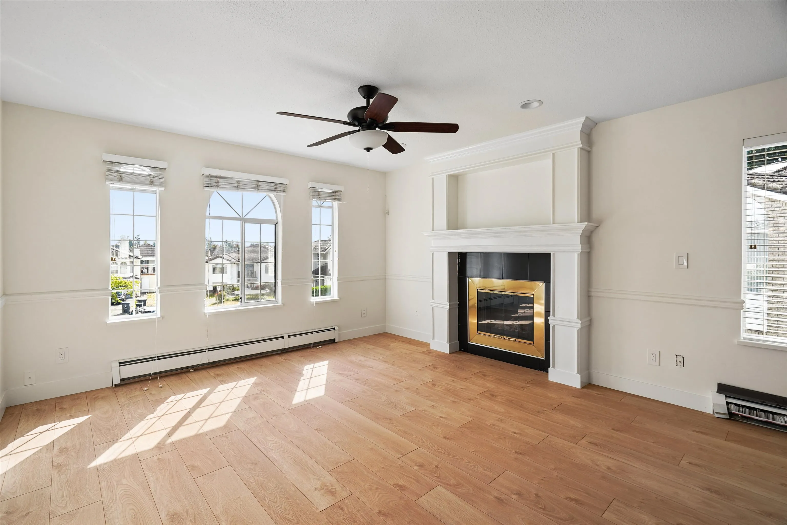 7021 143a Street, Surrey, BC V3W 0X5
