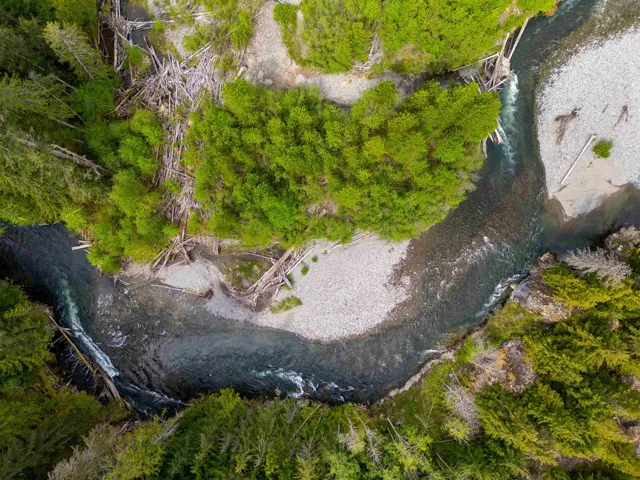 Aerial view of property and surrounding area
