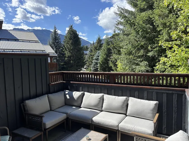 Deck featuring outdoor lounge area and a mountain view