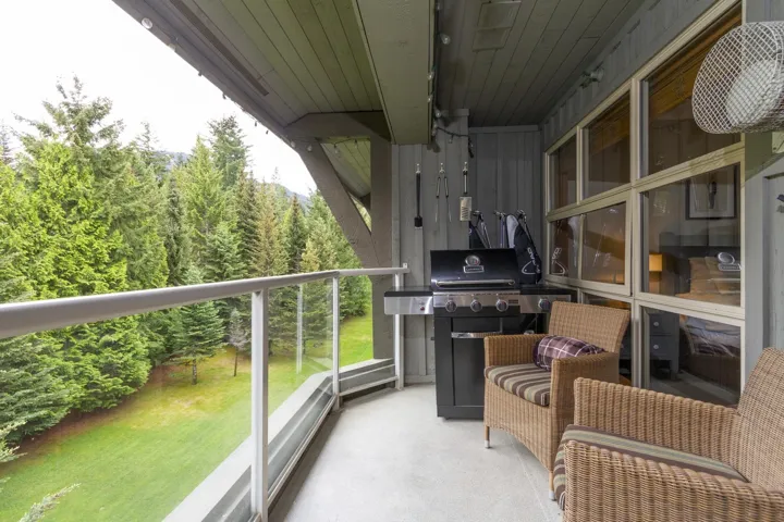 Balcony featuring grilling area