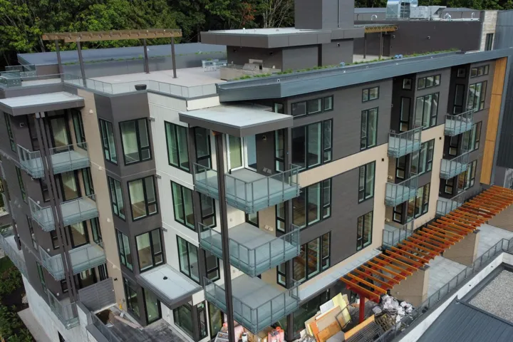 View of apartment building / complex
