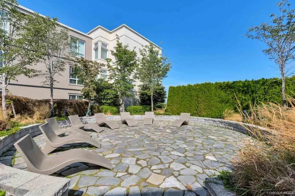 439 15850 26 Avenue, Surrey, BC V3S 2N6