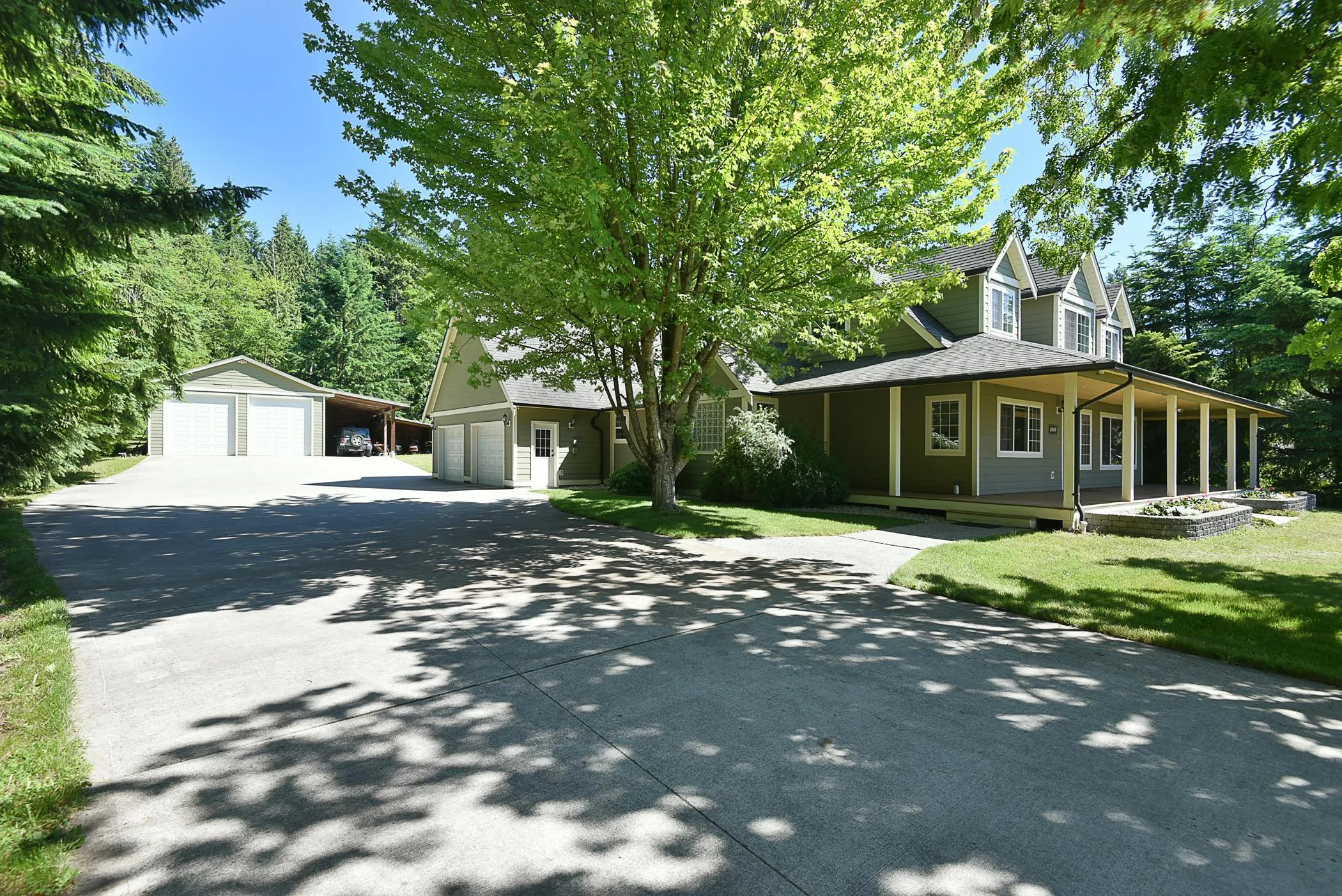 1000 Cemetery Road, Gibsons, BC V0N 1V7