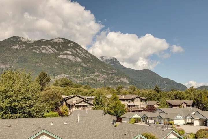 Mountain view from every window