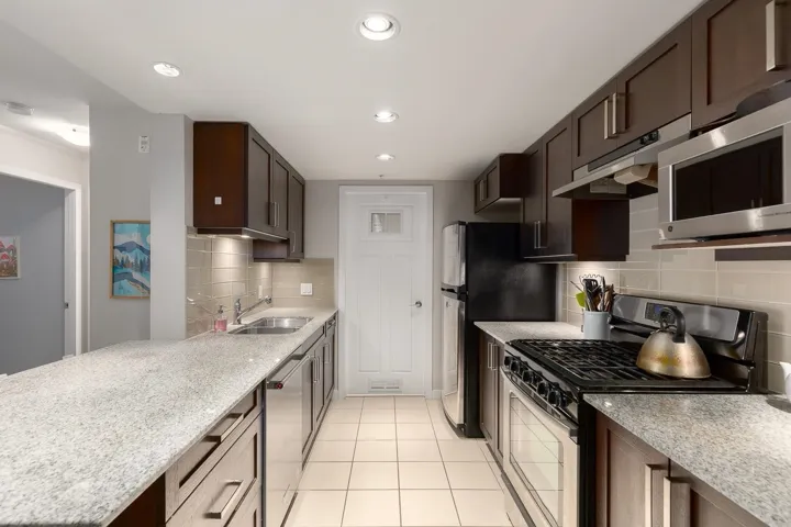 Spacious kitchen with access to Laundry room/ pantry