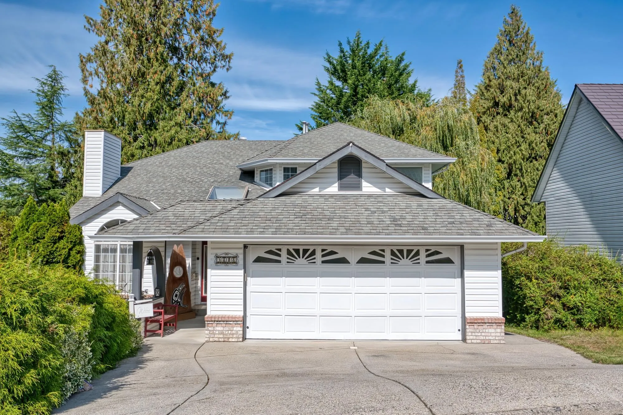5818 Trail Avenue, Sechelt, BC V7Z 0L9