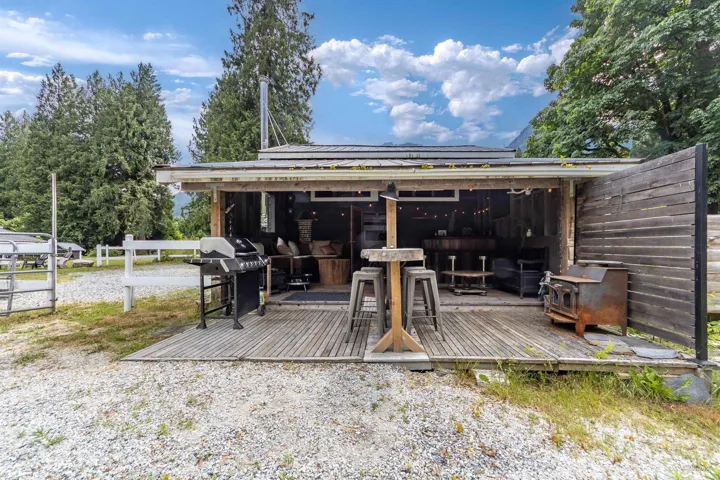Deck featuring a grill