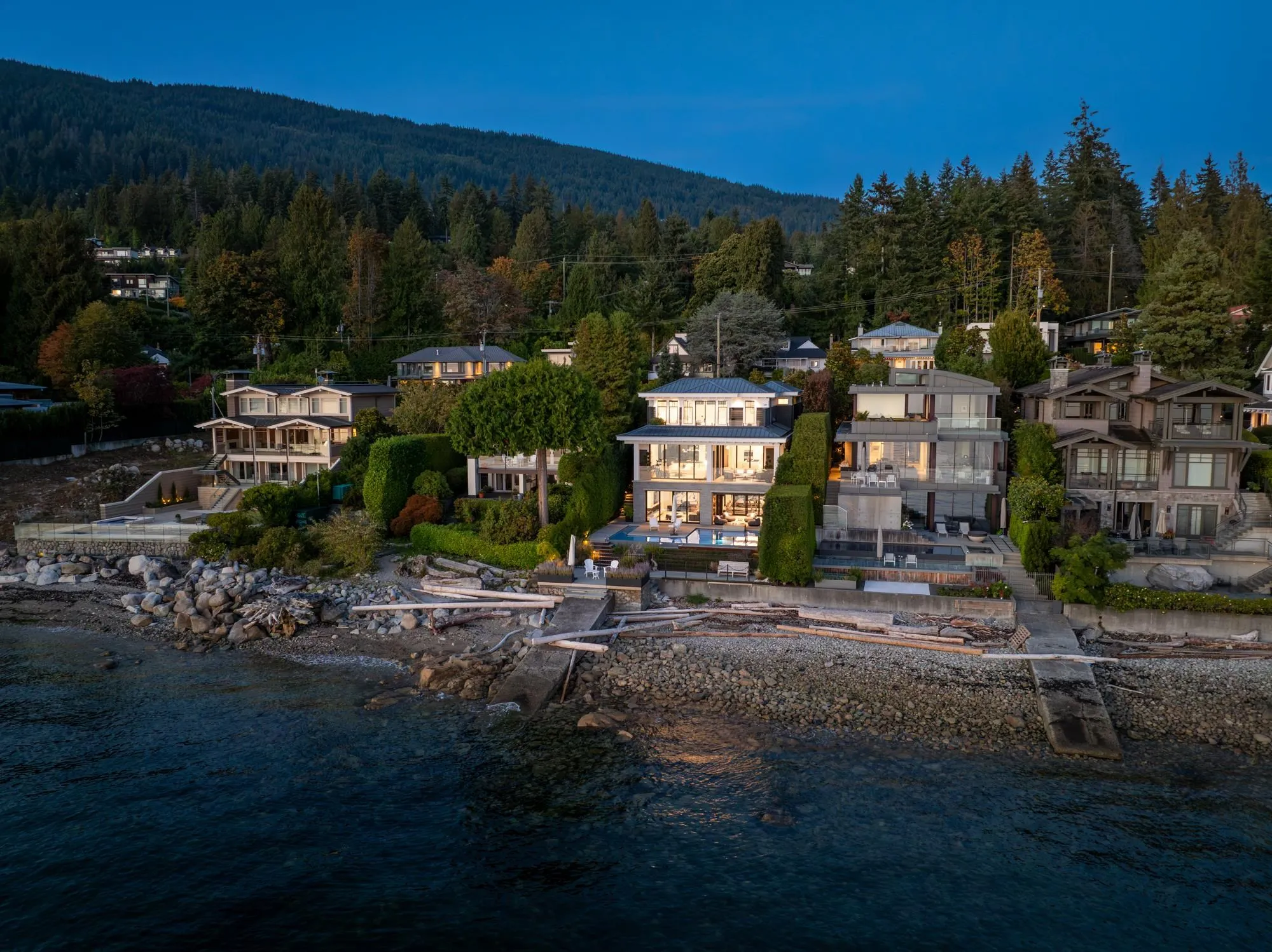 3156 Travers Avenue, West Vancouver, BC V7V 1G3