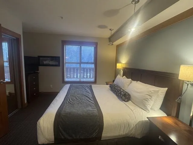 Bedroom featuring baseboards