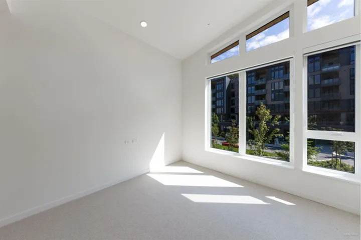 Vaulted ceiling with recessed lighting