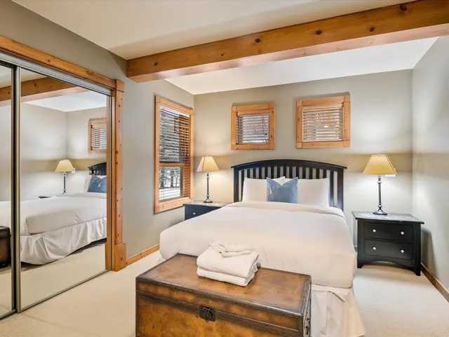 Ground level bedroom 1/3.