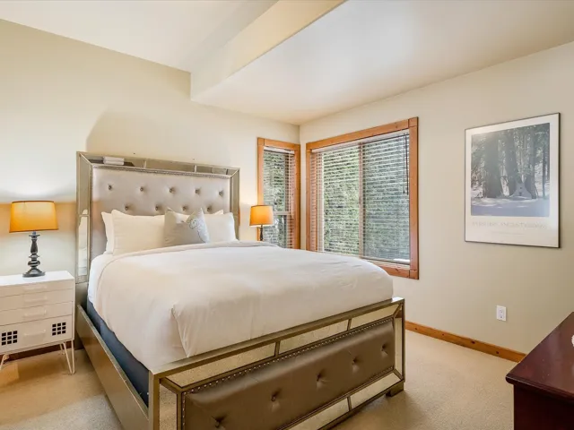 Ground level bedroom 2/3.