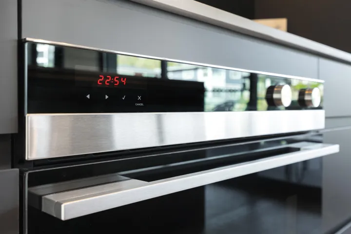 Details with double oven